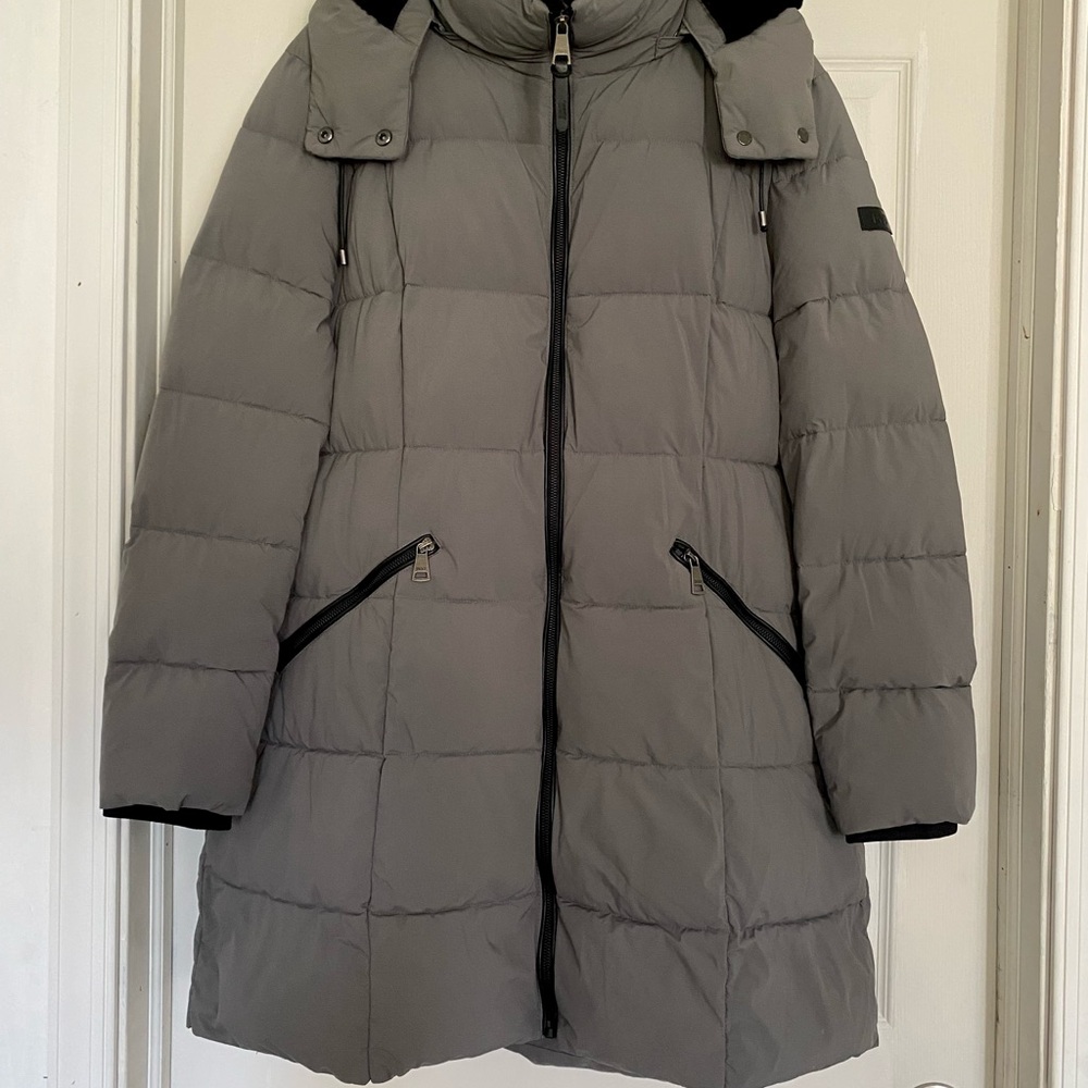 New DKNY Women’s Plus Sz 2XL Gray Puffer Trench Coat Black Faux Fur Trim Hooded